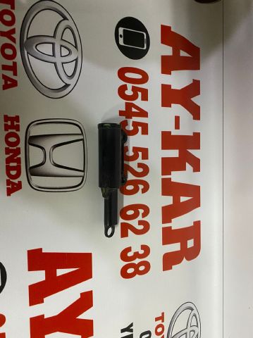 KARTİN TİCARET TOYOTA AURIS ÇIKMA ORJİNAL TORPİDO KAPAĞI PİSTONU 2008-2012 ARASI MODELLERE UYUMLUDUR